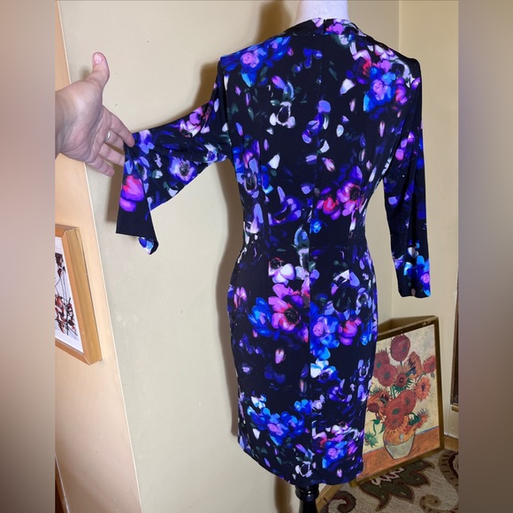 Vintage CACHE Size Large Floral Dress Keyhole Neck Gold Hardware Gathered Wrap - Picture 6 of 15